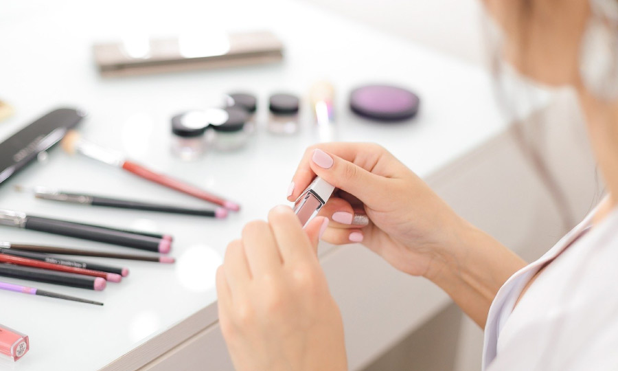 WHY TRANSPARENCY AND SUSTAINABILITY ARE VITAL TO TODAY’S COSMETICS INDUSTRY
